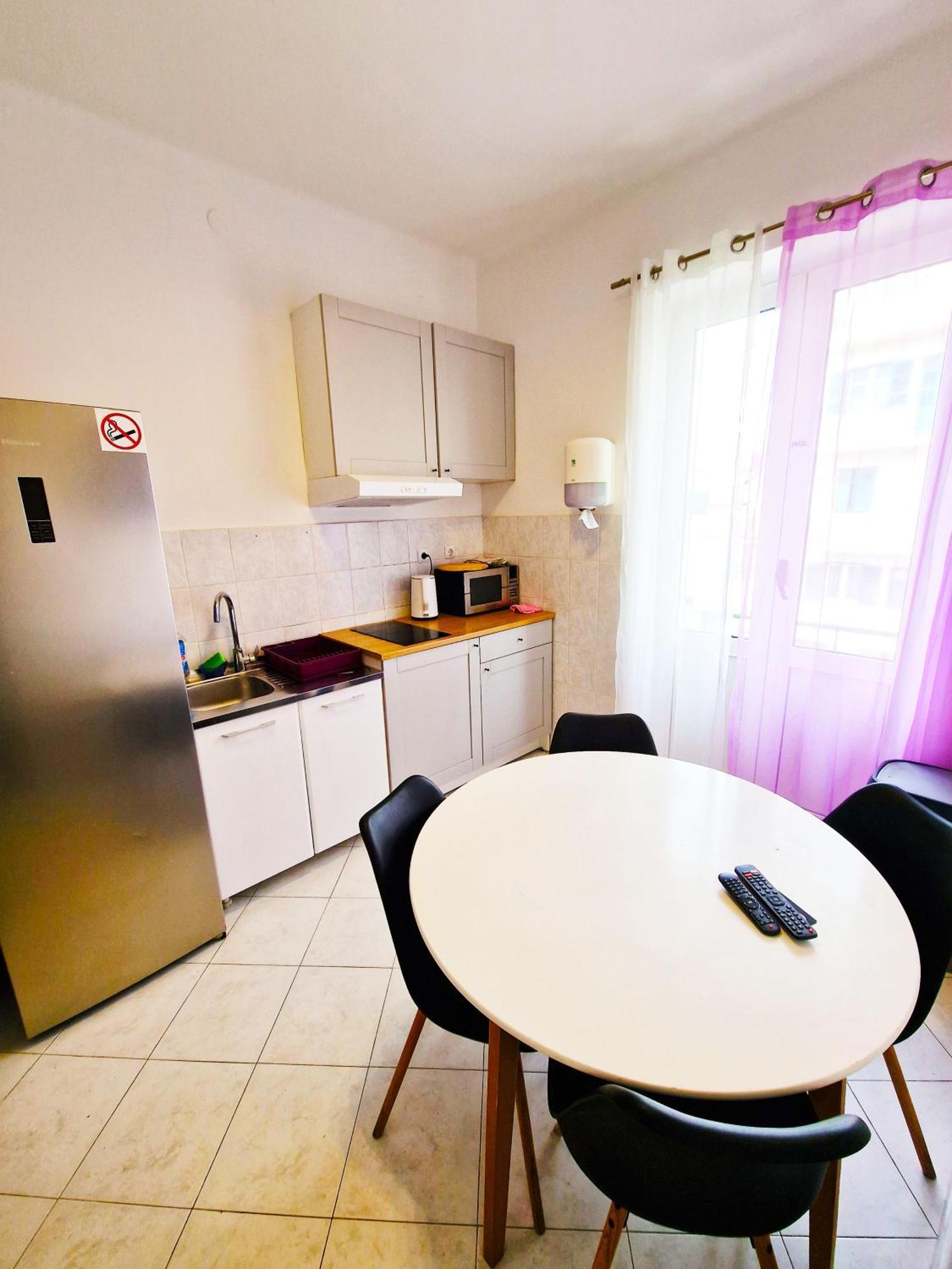 Twin Room,1590281560:JPEG